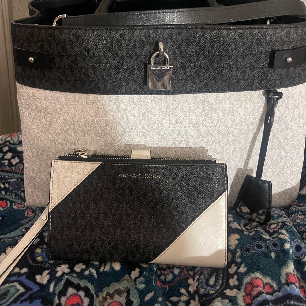 Michael Kors Women's Gramercy Large Satchel ConvertibleBag Handbag and wallet